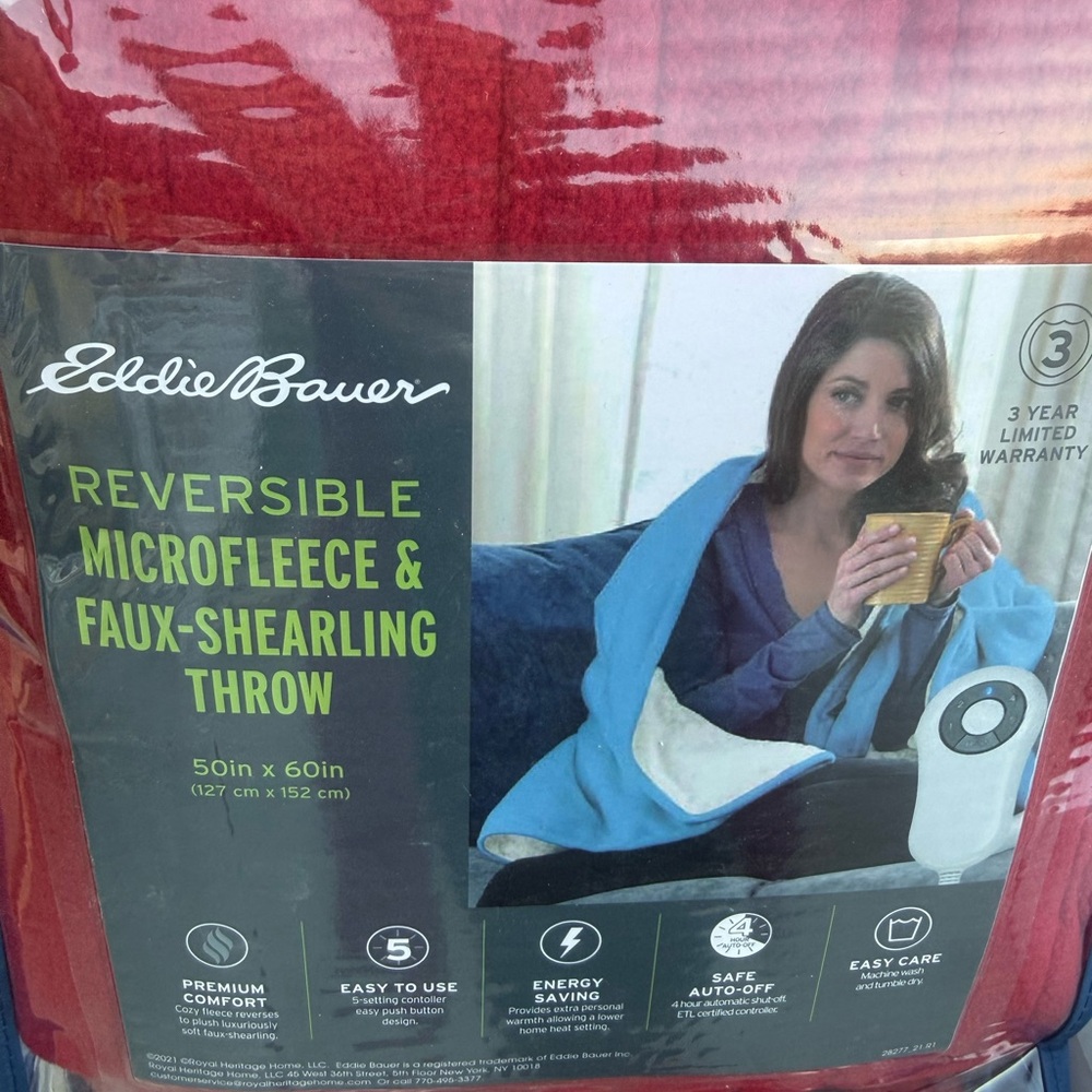 Eddie Bauer Reversible Microfleece & Faux-Shearling Throw - Red & Light Blue